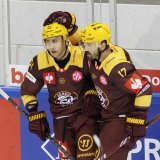 Le Valaisan Arnaud Jacquemet (à droite) et ses coéquipiers prennent exil à Viège le temps de deux matches.